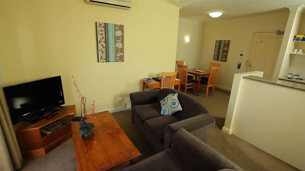 Quest Dandenong Aparthotel Ngoại thất bức ảnh